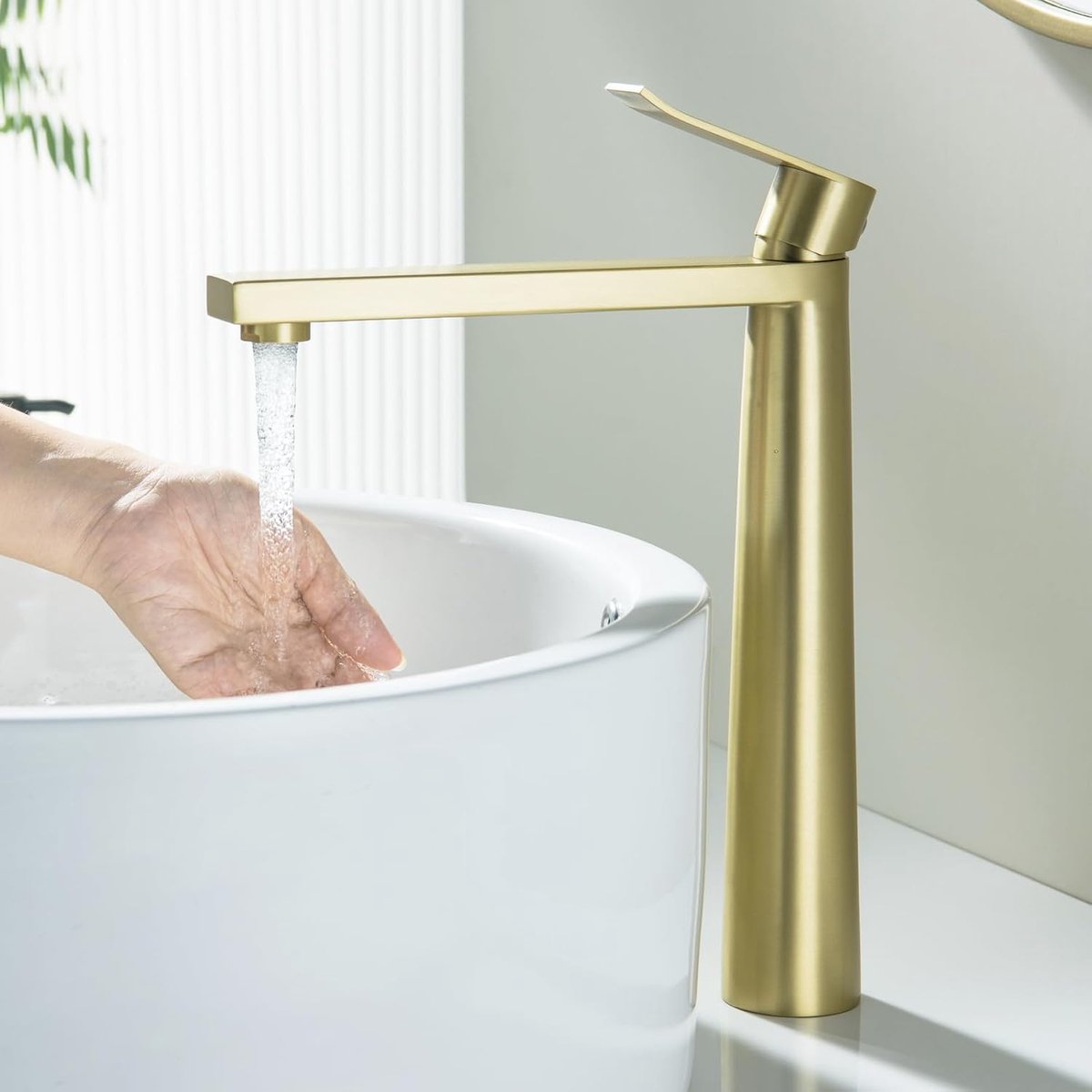 SnelShoppen - Hoge Mengkraan, Geborsteld Goud Badkamer Kranen, Hoogwaardige Monobloc Mengkraan, Enkele Handgreep, Vierkant Design, Duurzaam RVS, Voor