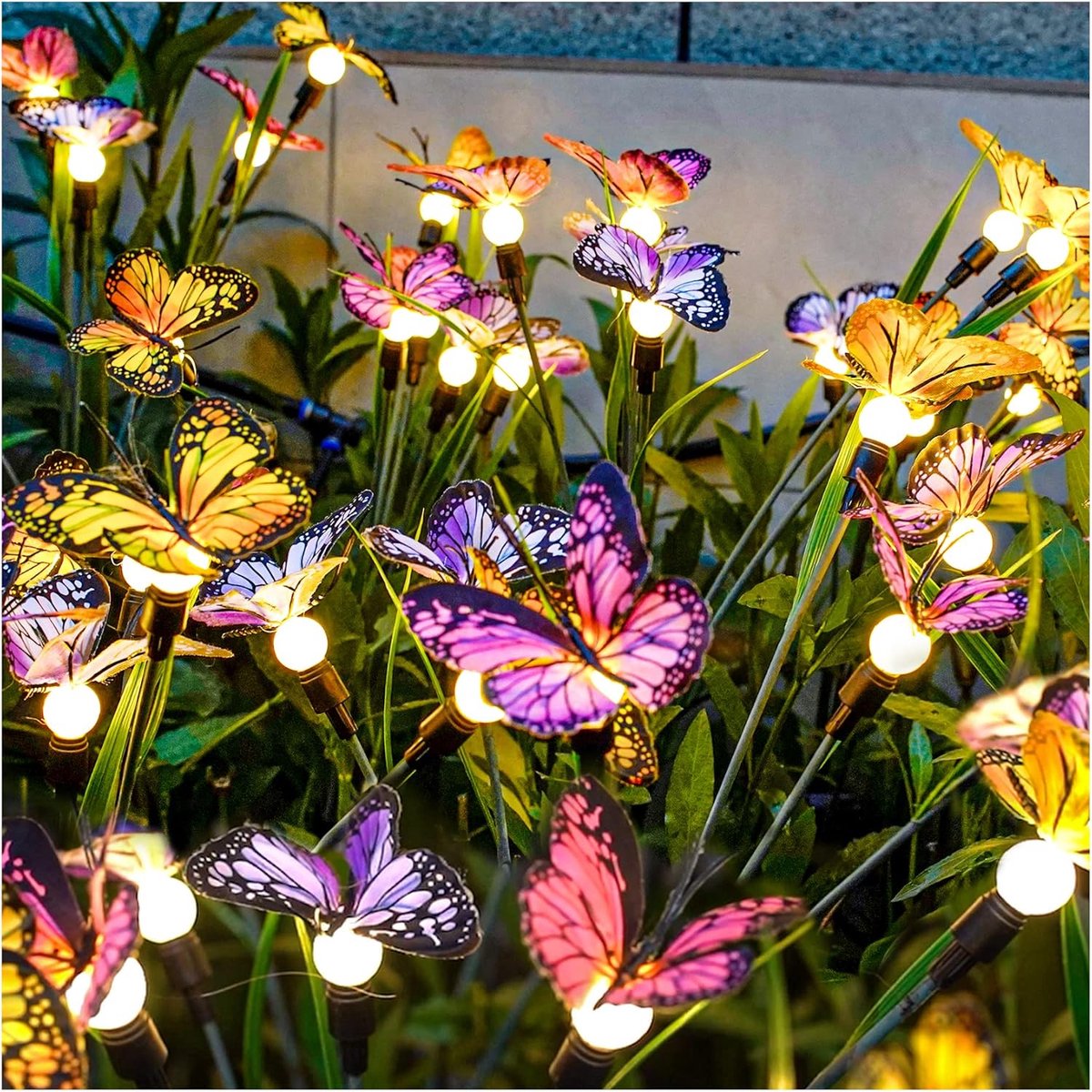 Solar Tuinlampen - Wapperende Vlinderlamp - Bewegt met de Wind - voor Tuin, Pad, Terras - Flexibel IJzerdraad & Realistische Vlinders - 2 Stuks