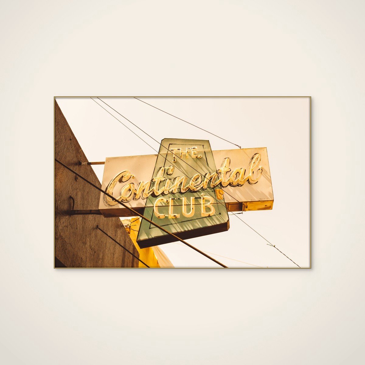 Akoestisch schilderij - 120 x 80 cm - Vintage Club Neon Sign van Bethany Young - Abstracte wanddecoratie - goud textielframe