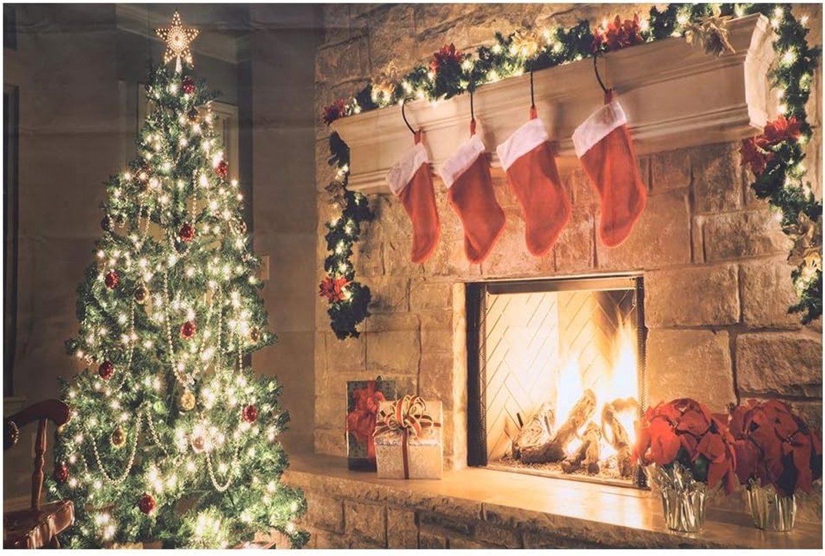Kerst wandtapijt met kleurrijke kerstboom, haard en kerstkousen voor sfeervolle woonkamer en slaapkamer, 150x130 cm