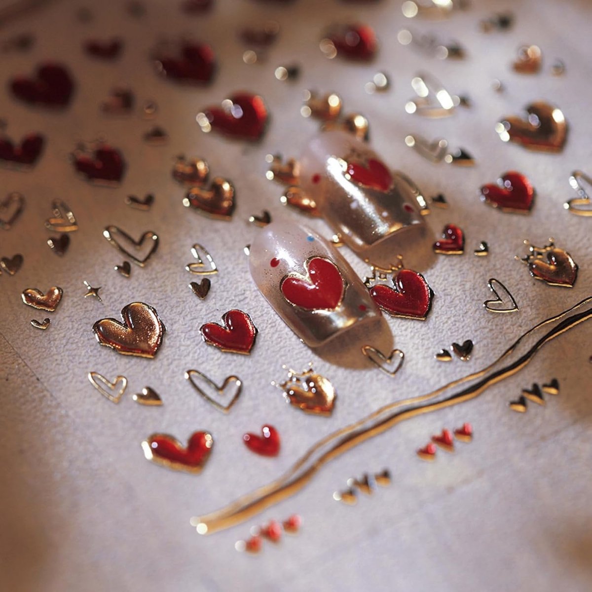 SnelShoppen - Kindvriendelijke Nagelstickers, Zelfklevende Nageldecoratie voor Valentijnsdag, Nail Art Accessoires met Hartjes in Rood en Goud, Ideaal