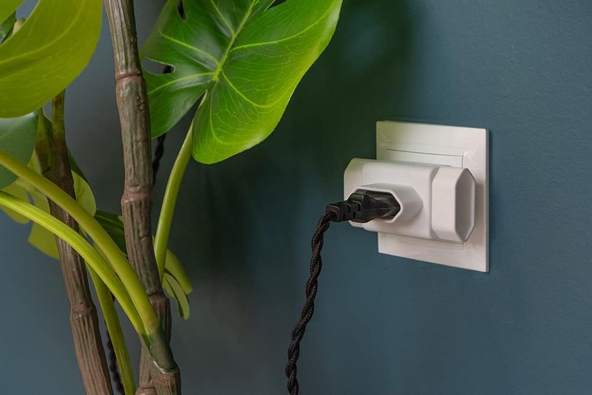 SnelShoppen - Garza Triple Socket Verlengsnoer met Aardingscontact, 3 Euro Stopcontacten, Kindveilig, Wit, Ideaal voor Thuis en Op Reis