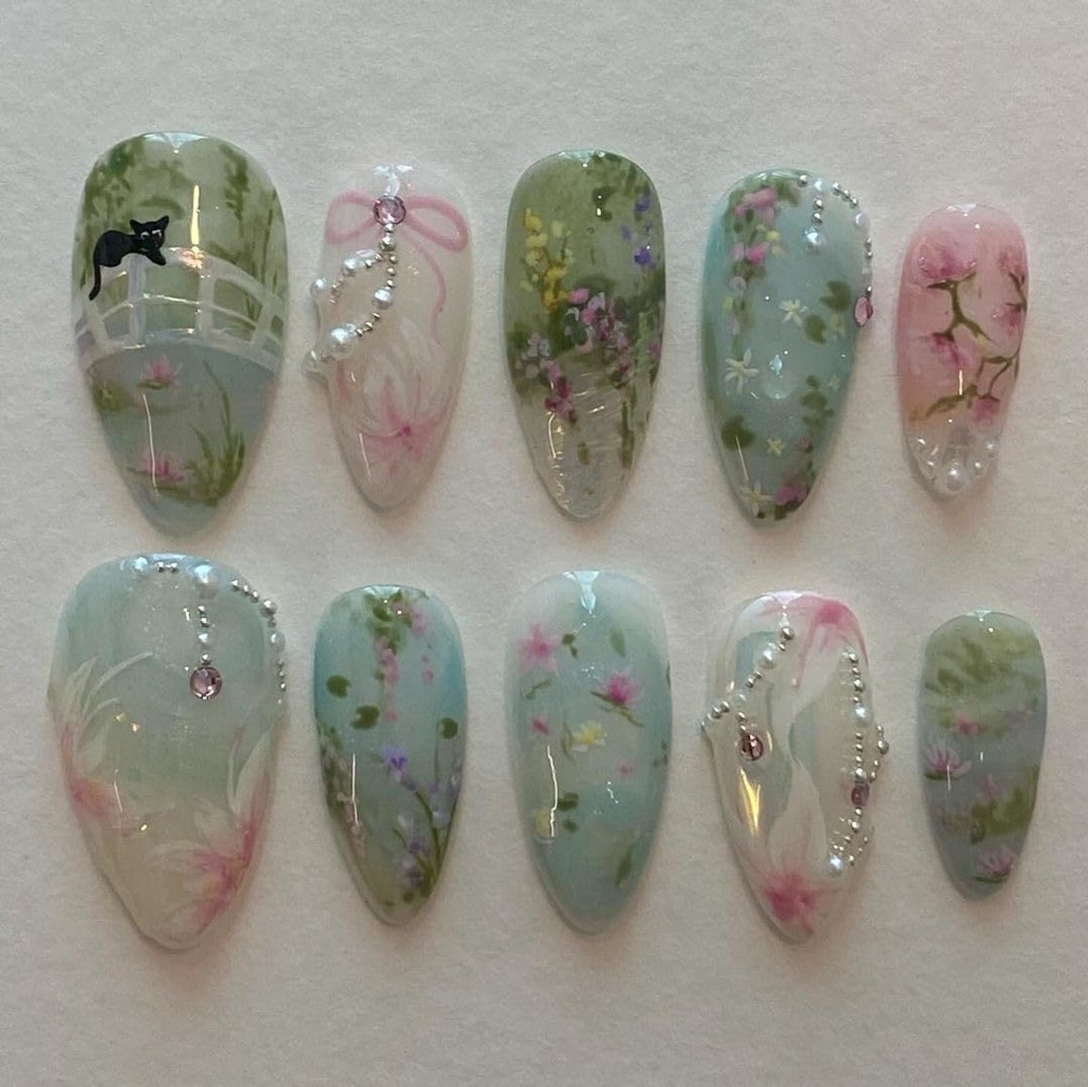 SnelShoppen - Kunstnagels Amandelvorm 3D Parels Crystal Bloem Vlinder Tuin Design Zomer Valse Nagels met Lijm - Sweet Pink Blauw Groen - 24 Stuks