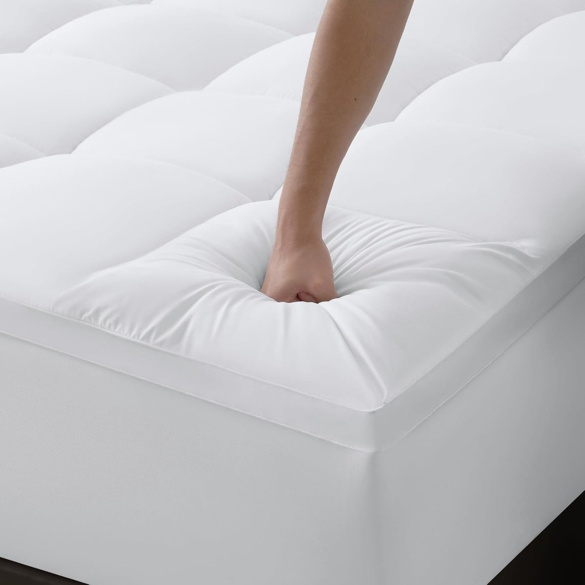 Thijox - Matrasbeschermer 140 x 200 cm - Dikke Topper met 25 cm Diepe Zakken - Zachte en Machinewasbare Matrasbeschermer - Wit, Perfect voor Extra Com