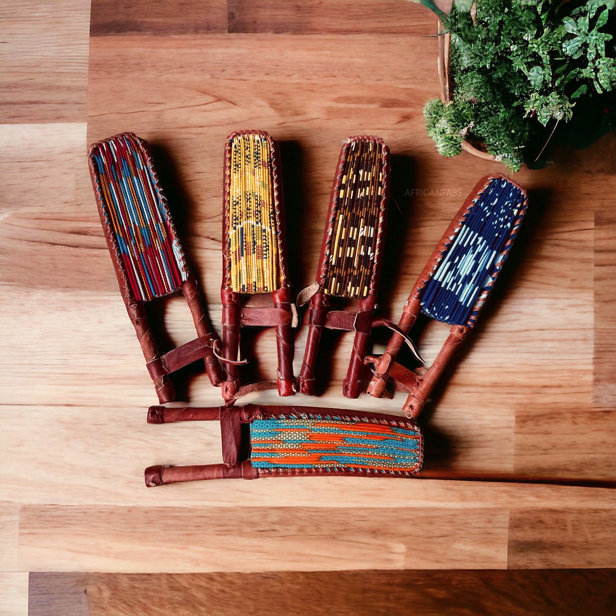 Afrikaanse handwaaier - Ankara print waaier - Blauw Rood Quartey — afbeelding 4