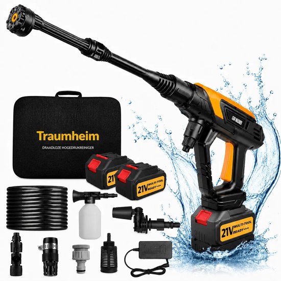 Zwarte en gele draadloze hogedrukreiniger van Traumheim met twee 21V accu's, waterslang, schuimsproeier en diverse accessoires.