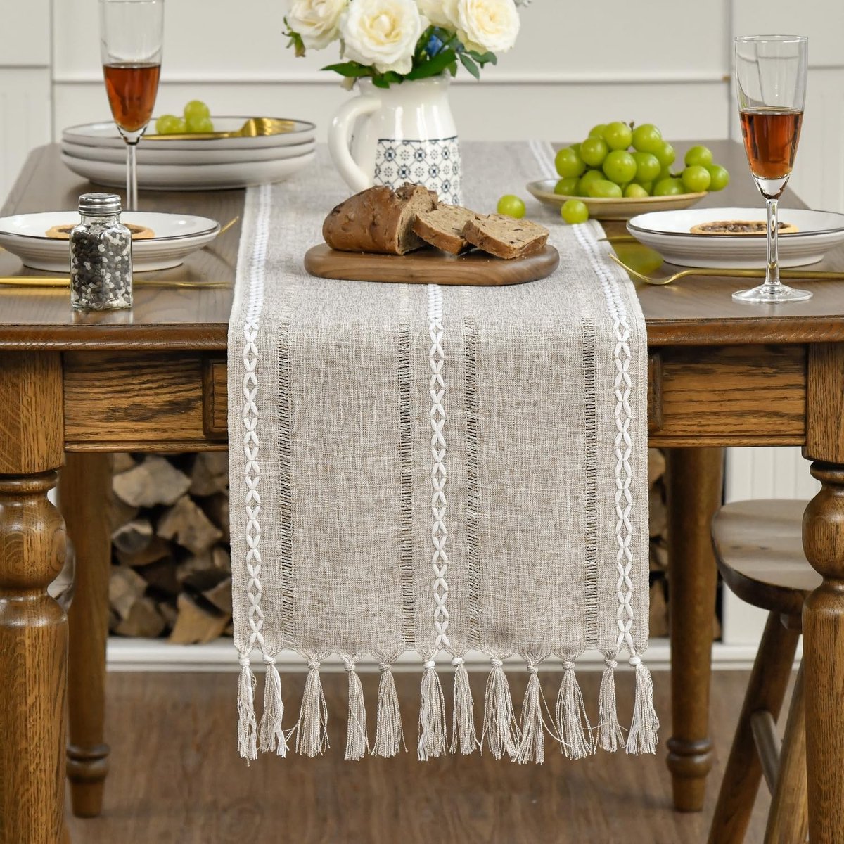 Omgoods - Boho Beige Tafelloper met Tassels voor Decoratie