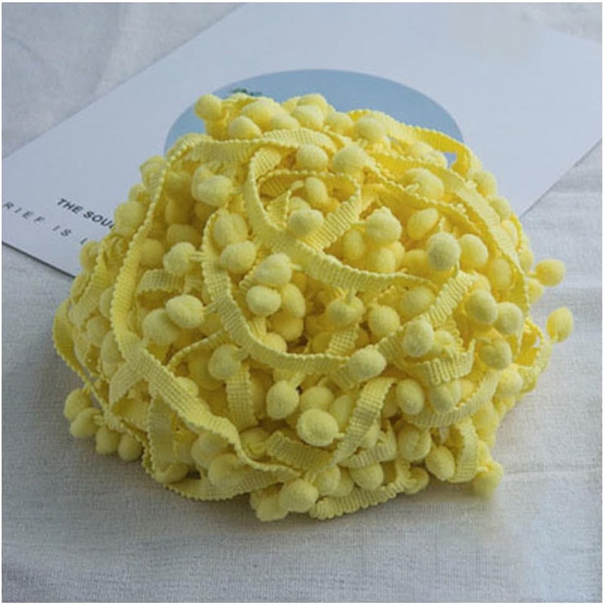 Bont Pom Poms Kwast Boord Kantband met 1,2 cm Pompons Bommelboord Pomponband Kwast Trim Band voor Knutselen Naaien Kleding Thuis Decoreren Lichtgeel 3 Yard