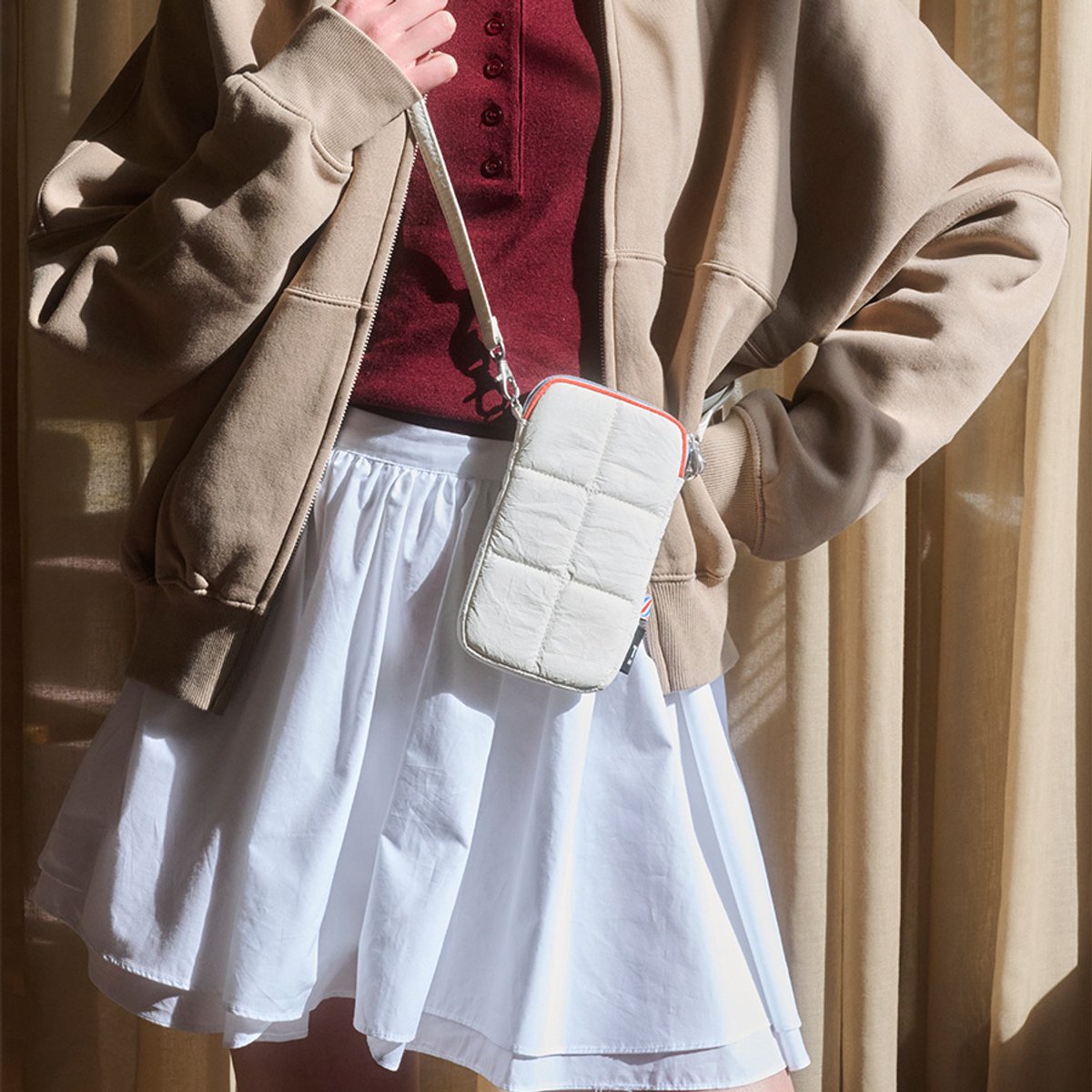 Tinne + Mia by Rilla go Rilla | Luce puffy phone pouch | sports | tyvek white