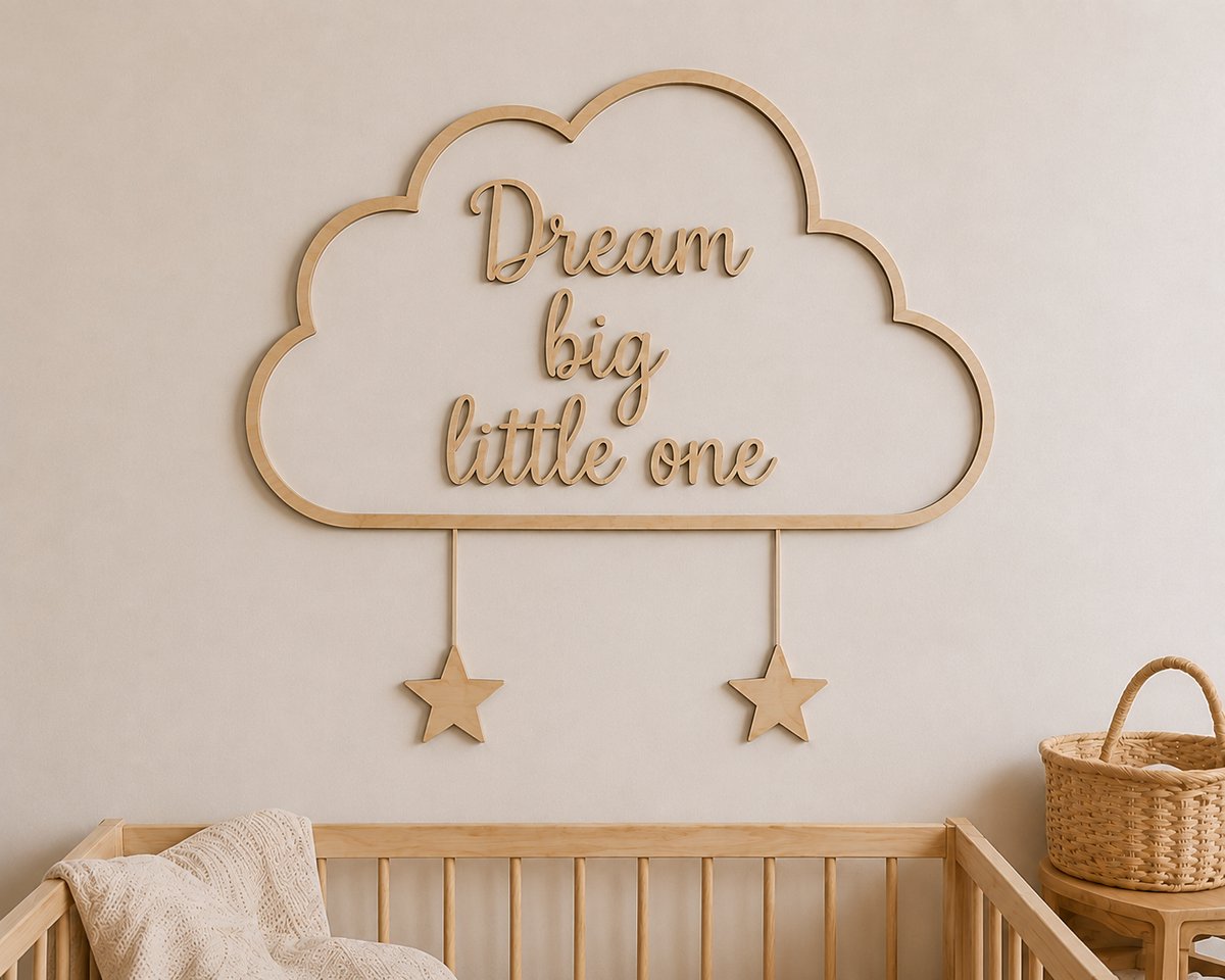 Houten Baby & Babykamer Wanddecoratie – Dream Big Little One – Wolk met Hangende Sterren – 60 x 50 cm – Multiplex