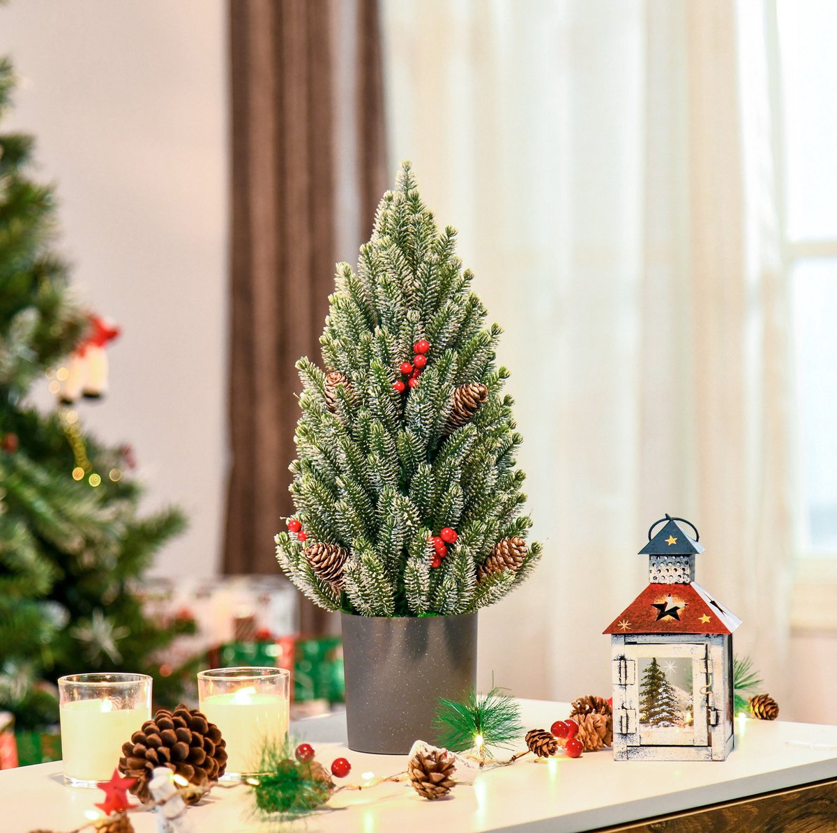 COVREO Kunstkerstboom 47 cm groen, kunststof met sneeuw, bessen en voet