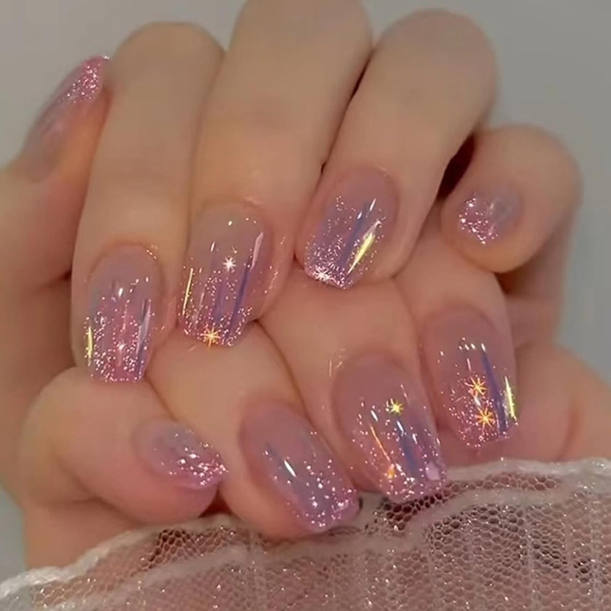 24 stuks roze-paarse Aurora Meteor press-on nagels - kort vierkant, Franse punt ontwerpen, volledige dekking acryl stick on manicure set
