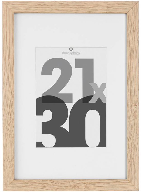 Houten fotolijst met een helder glasplaat en een passe-partout voor een 12x17 cm foto. De lijst is 21x30 cm.