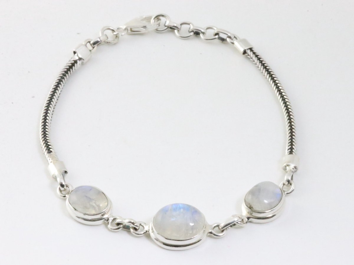 Zilveren armband met regenboog maansteen