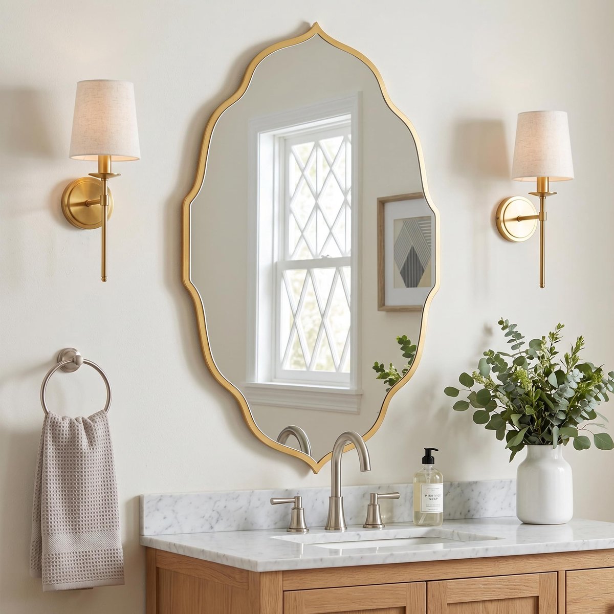 Omgoods - Gouden Ovalen Wandspiegel met Golfrand voor Badkamer en Woonkamer