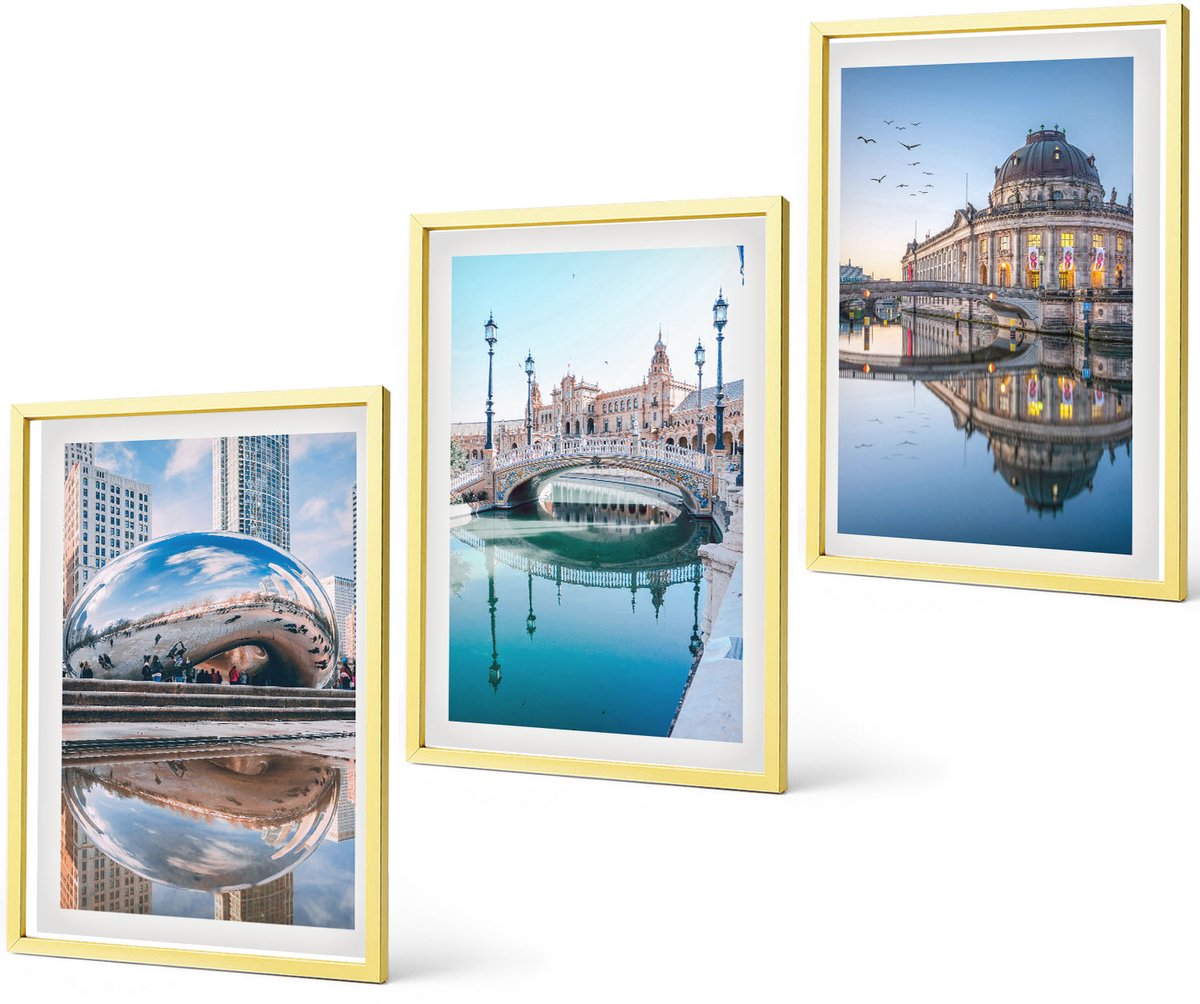 Coloray 3-Delige Schilderij Set - Aarde In Een Ruimtestorm En Sterrenstelsel - 40 x 40 cm En 40 x 60 cm - Wanddecoratie - Schilderijen Set - Interieur - Decoratieve Schilderijen