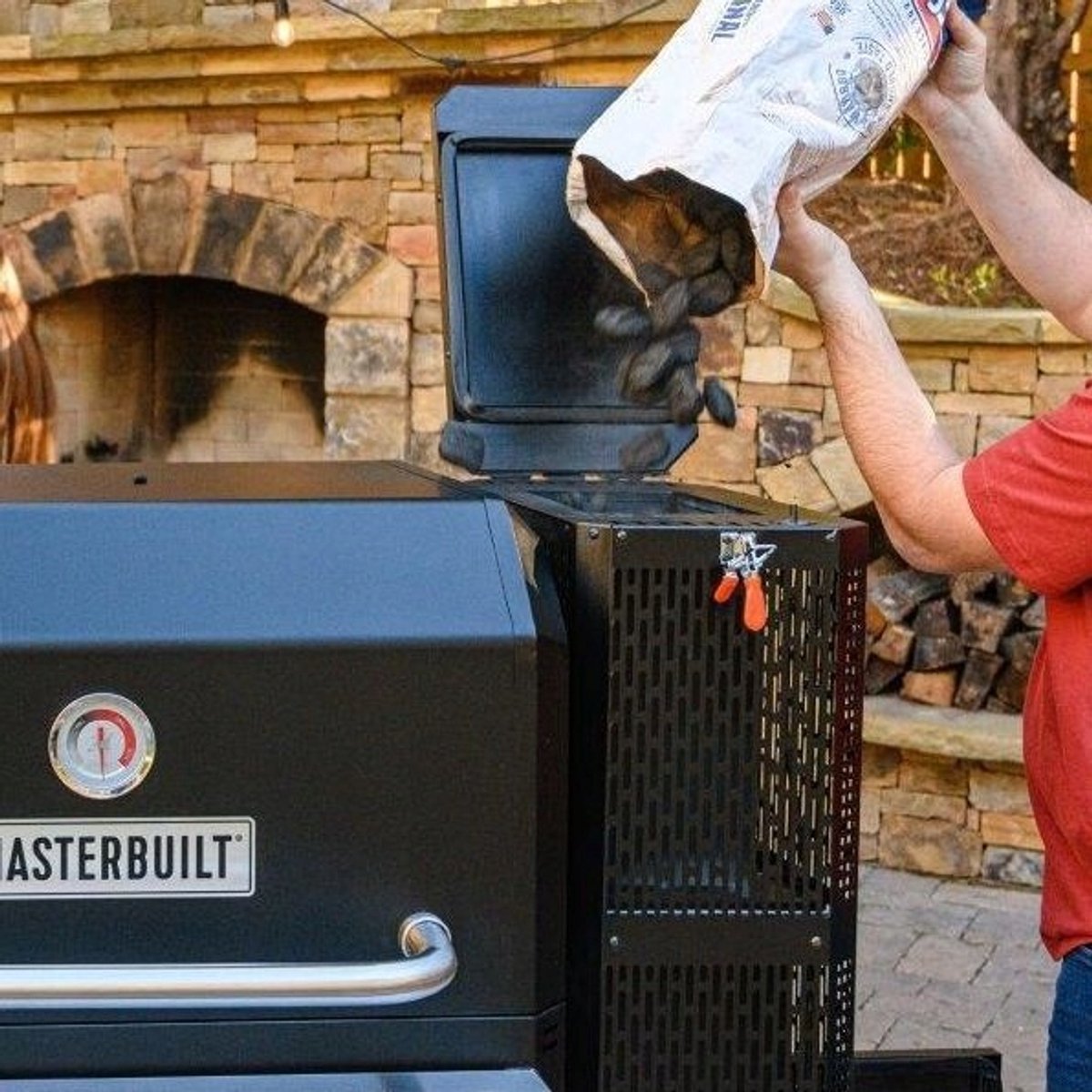 Masterbuilt Gravity Series 800 - Charcoal Barbecue and Smoker