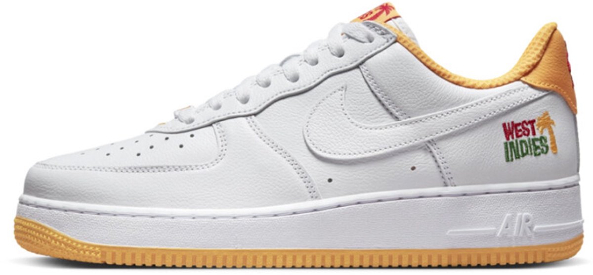 Nike Air Force 1 Low Retro QS Geel