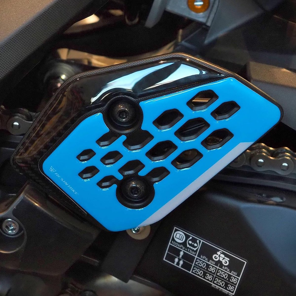 Resin Bike naklejki moto kompatybilne z Yamaha MT-07 2025 Ice Storm. Grip Heel Pad Protection Against Bumps and - ShopVlot