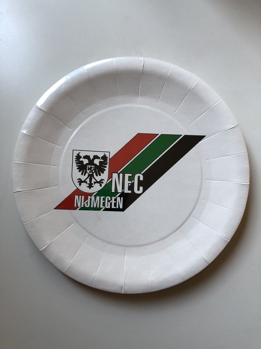 NEC - kartonnen bordjes