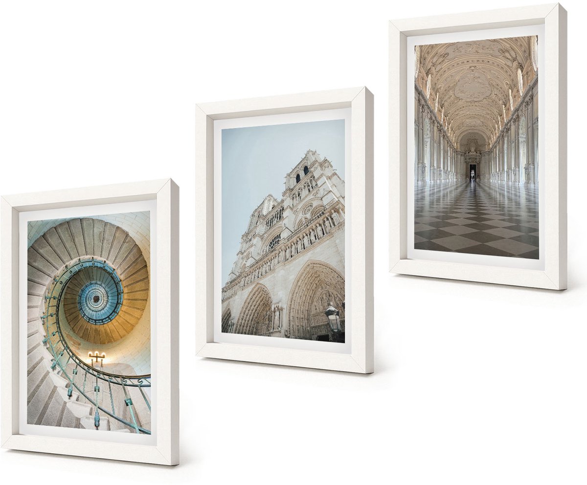 Coloray 3-Delige Schilderij Set - Wenteltrap van de kathedraal Uitzicht op de gevel van het gebouw Tegelgang - 20x30 - Decoratieve Schilderijen - Wanddecoratie - Hal - Stijlvolle Muurdecoratie