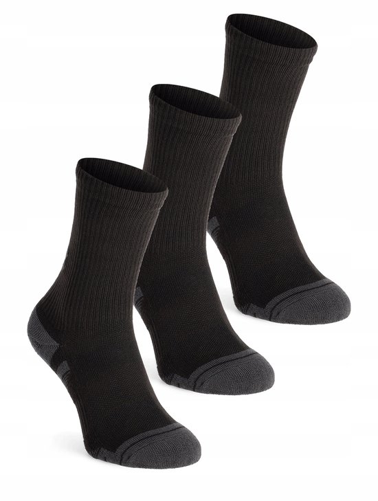 Trois paires de chaussettes de sport noires avec renfort gris au talon et aux orteils.