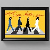 The Beatles Ingelijste Handtekeningen – 15 x 10cm In Klassiek Zwart Frame – Gedrukte handtekening – Liverpool - John Lennon, Paul McCartney, George Harrison en Ringo Starr - 1960 - Beatlemania - Cavern Club