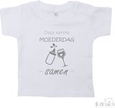 Soft Touch T-shirt Shirtje Korte mouw "Onze eerste moederdag samen!" Unisex Katoen Wit/grijs Maat 62/68