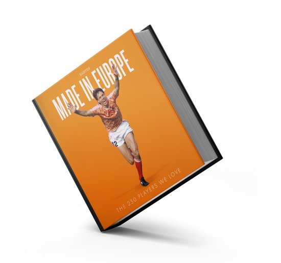 8710206250544 - Boek Made in Europe - The 250 players we love - Engelstalig boek - Santos - voetbal