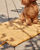Kave Home - Draagbare Trufa-deken voor huisdieren 100% katoen gecombineerd mosterdgeel en wit stiksel