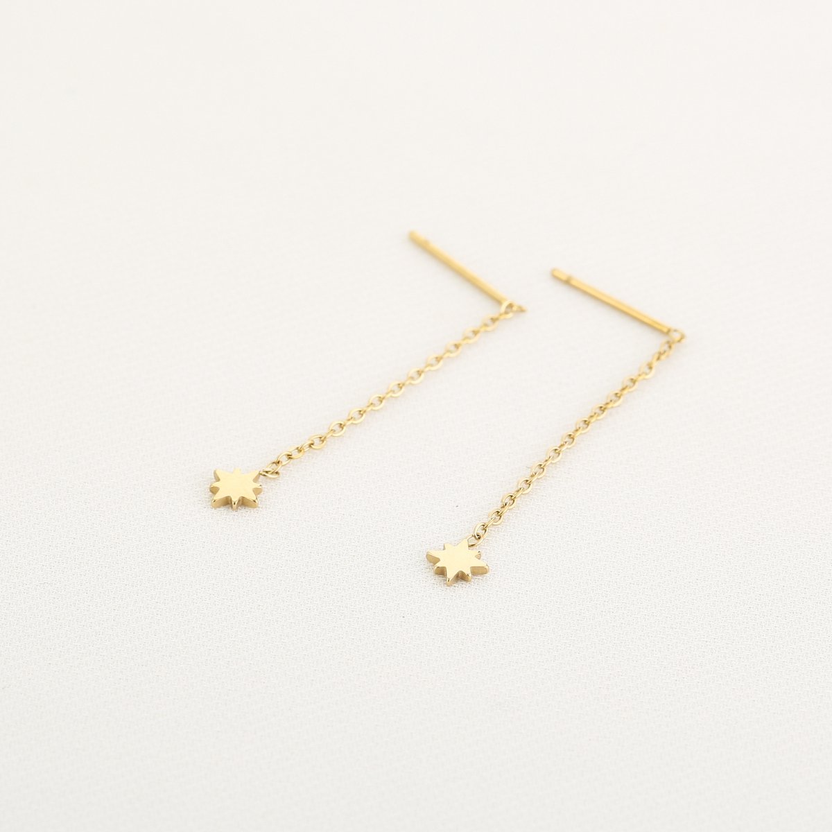 Oorsteker met ster - Pull through oorbel - Goud - Stainless Steel