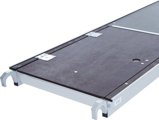 Een rolsteigerplatform van 250 cm met een luik en aluminium haken aan de zijkanten.
