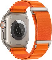 Nieuw Alpine Loop Nylon Sport Band Oranje - Compatibel met Apple Watch 38mm 40mm 41mm - voor Mannen en Vrouwen, Verstelbaar met Metalen C-Haak Sluiting voor iWatch Serie SE/9/8/7/6/5/4/3/2/1
