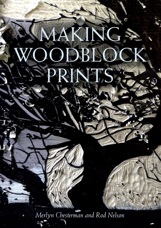 Boek 'Making Woodblock Prints' met abstracte, zwart-witte illustraties en tekst in het Engels.