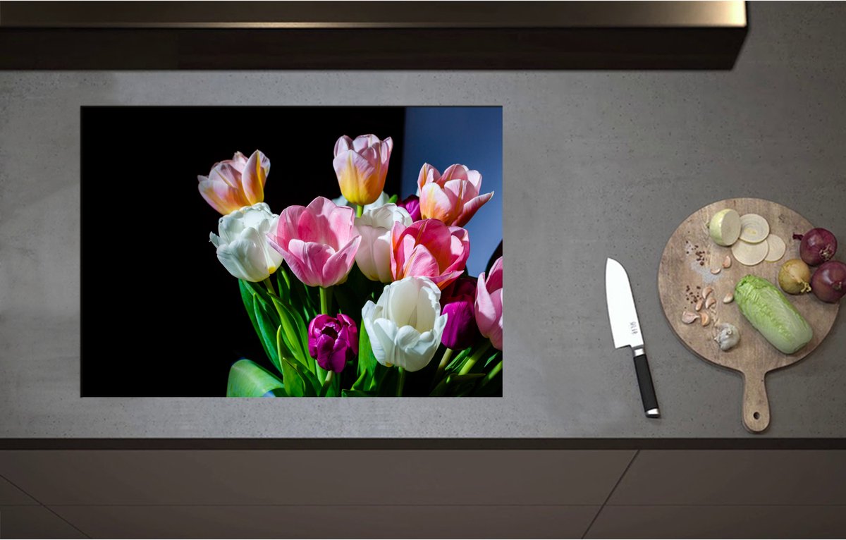 Inductieplaat Beschermer - Boeket van Lente Bloemen in Verschillende Kleuren - 75x52 cm - 2 mm Dik - Inductie Beschermer - Bescherming Inductiekookplaat - Kookplaat Beschermer van Wit Vinyl