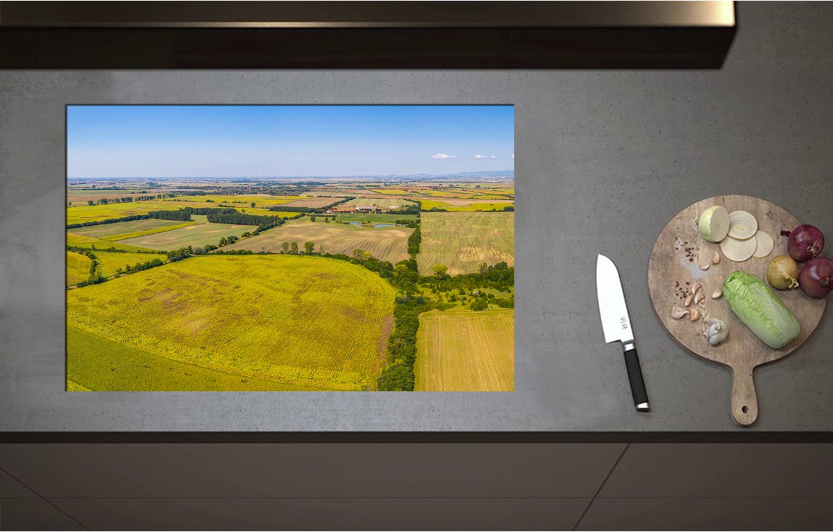 Inductieplaat Beschermer - Bovenaanzicht Landschap met Gras en Planten - 80x52 cm - 2 mm Dik - Inductie Beschermer - Bescherming Inductiekookplaat - Kookplaat Beschermer van Zwart Vinyl