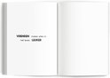 Open vriendenboek met de tekst 'Vrienden maken alles in het leven leuker' op de linkerpagina.