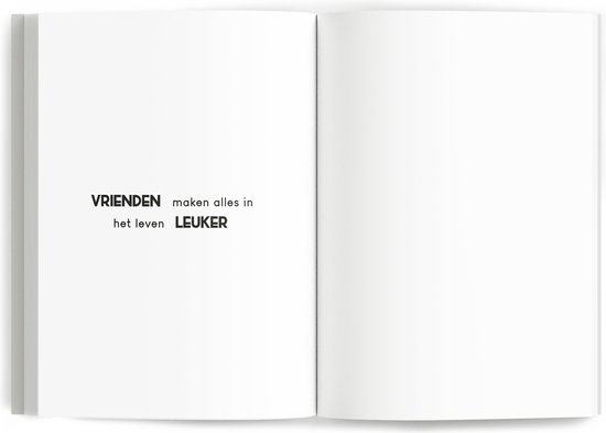 Open vriendenboek met de tekst 'Vrienden maken alles in het leven leuker' op de linkerpagina.