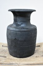 Zwarte Nepalese oude houten pot / kruik Hoog 27 cm - Nepalese oude zwarte houten pot / kruik - sober - robuust - landelijk - stoer. (30)
