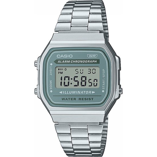 Zilverkleurig Casio horloge met groen digitaal display en metalen band.