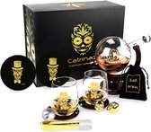 Catrinaz® Luxe Whiskey set - Skull design - Whiskey karaf - Tequila karaf - 0,9 L - Incl. 2 gouden skull whiskey stenen - 2 whiskey glazen - 2 onderleggers - Uniek geschenk - Gift box - Cadeau voor man