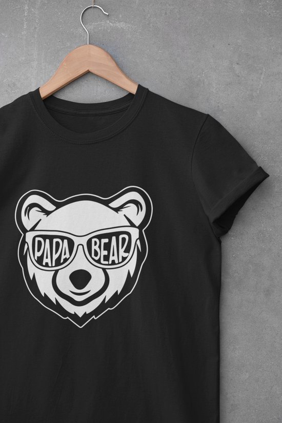 Shirt - Papa bear - Wurban Wear | Grappig shirt | Leuk cadeau | Unisex tshirt | Vaderdag cadeau | Cadeau voor vader | Voetbal | Gewichten | Zwart