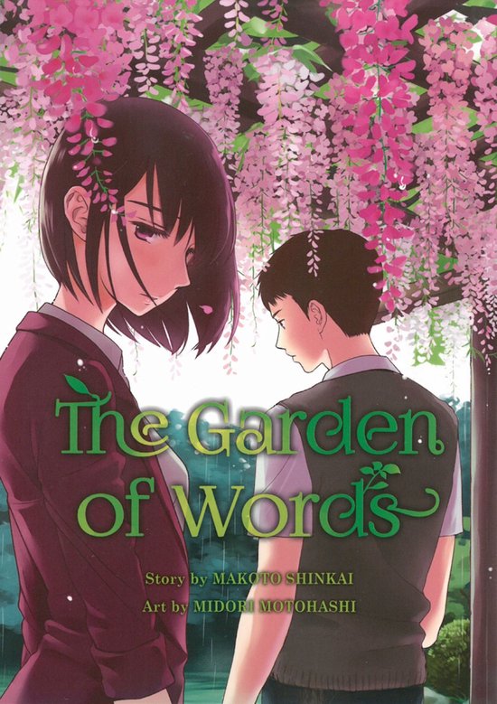 Twee anime personages, een meisje en een jongen, staan onder bloeiende roze bloesems. De titel 'The Garden of Words' staat in groene letters op de voorgrond.