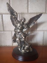 MadDeco - Statue de l'Archange Michel - couleur bronze - polystone sur socle en bois - faite et peinte à la main en Italie - 25 cm de haut