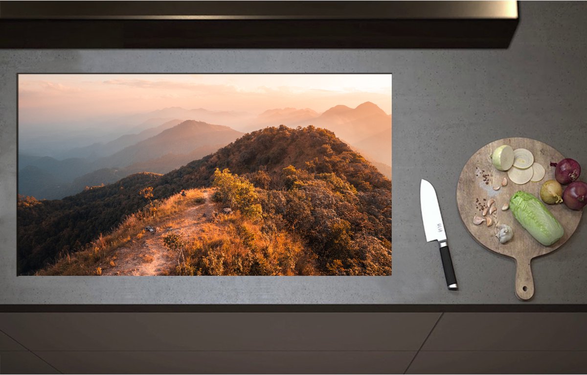Inductieplaat Beschermer - Begroeiing op Bergen in Berglandschap - 95x52 cm - 2 mm Dik - Inductie Beschermer - Bescherming Inductiekookplaat - Kookplaat Beschermer van Zwart Vinyl