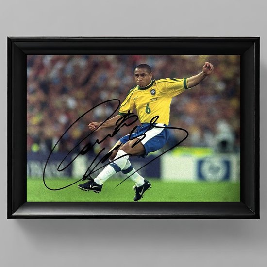 Roberto Carlos Ingelijste Handtekening – 15 x 10cm In Klassiek Zwart Frame – Gedrukte handtekening – Real Madrid - da Silva Rocha - Brazilië - Internazionale - Fenerbahçe