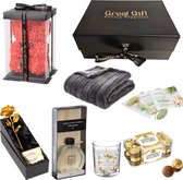 GreatGift®- Cadeau Pakket Voor Vrouw- Ferrero Rocher Chocolade - Geurstokjes Vanille- Rozen beer - Romantisch cadeau pakket - Moederdag -Valentijn