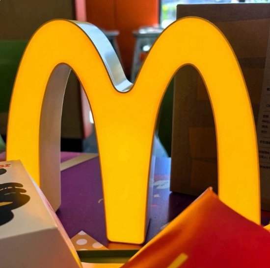 MoxySupply - McDonald's Gouden Boog Lamp - Geel - Fastfood Thema Verlichting - LED-lamp - Kunststof - Decor