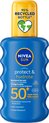 NIVEA SUN Protect & Hydrate Zonnebrand Spray - SPF 50 - Zonnespray - Beschermt en hydrateert - Zonbescherming - Koraalvriendelijk - Met Vitamine E - 200 ml