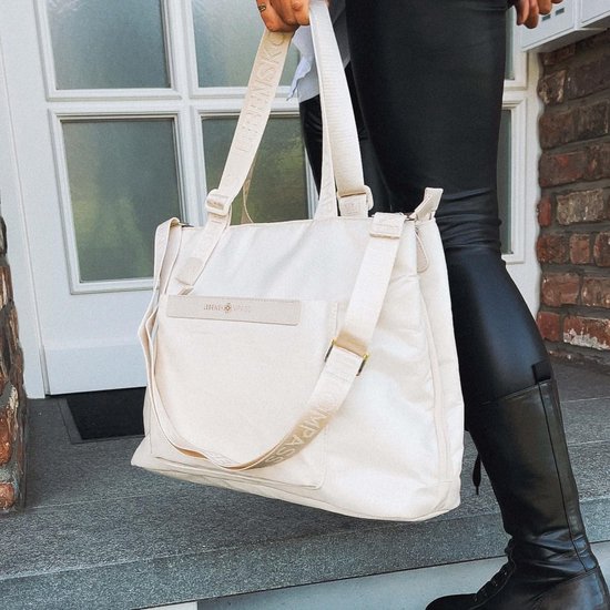 Schoudertas voor dames, Everyday Bag NOIR - multifunctionele shopper tas, schoudertas met laptopvak - waterafstotend en afwasbaar - gerecycled materiaal - 11 liter